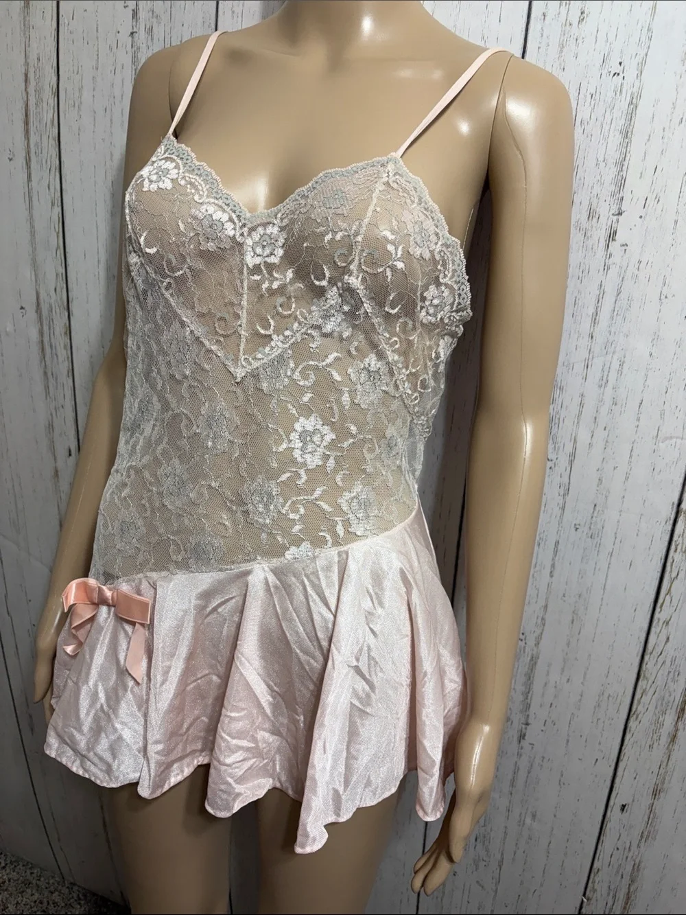 Vintage Pink Lace & Satin Chemise with Bow Accent - Picture 3 of 8
